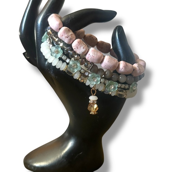 Beaded stretch bracelet bundle - Picture 2 of 7